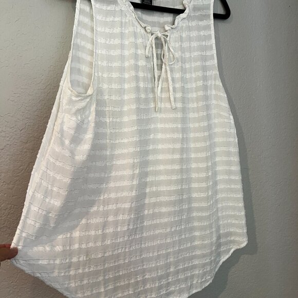Torrid Size 1 White Semi Sheer lightweight Rayon Tank Top Blouse tie neckline 1X - Picture 3 of 10